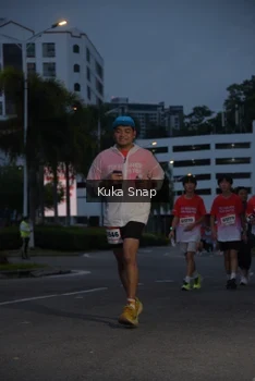 Runner Photo 1805336