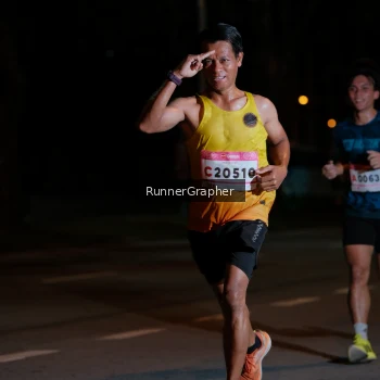 Runner Photo 1805685