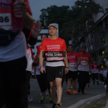Runner Photo 1805834