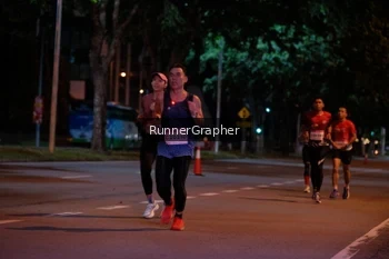 Runner Photo 1806304