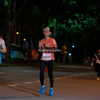 Runner Photo 1808202