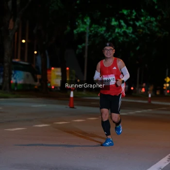 Runner Photo 1808444