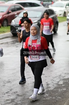 Runner Photo 1810010