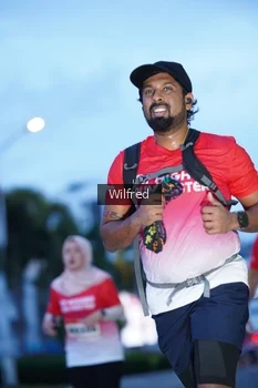 Runner Photo 1810298