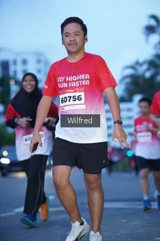 Runner Photo 1810763