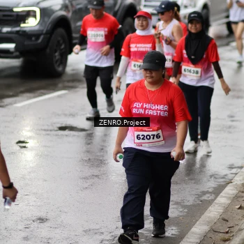 Runner Photo 1811005