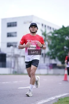 Runner Photo 1811241