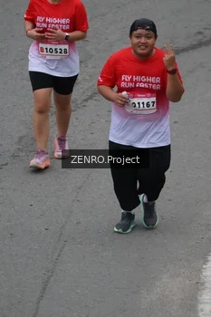 Runner Photo 1811663