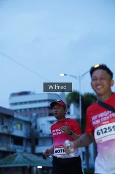 Runner Photo 1812081