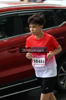 Runner Photo 1812690