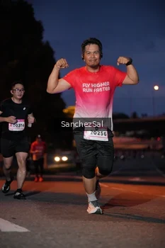 Runner Photo 1813114