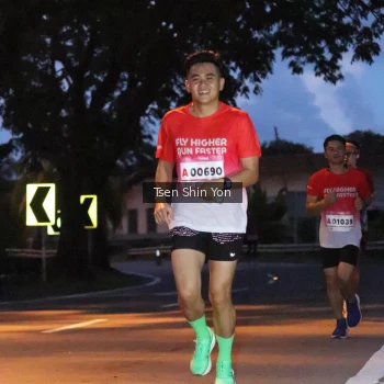 Runner Photo 1813122