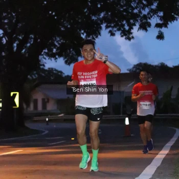 Runner Photo 1813125