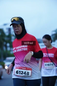 Runner Photo 1813323