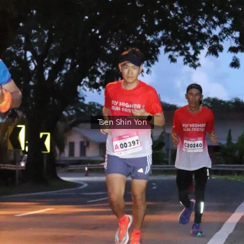 Runner Photo 1813338