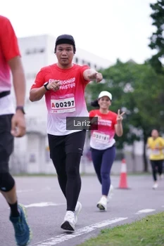 Runner Photo 1813419