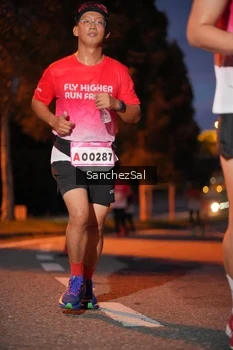 Runner Photo 1813421