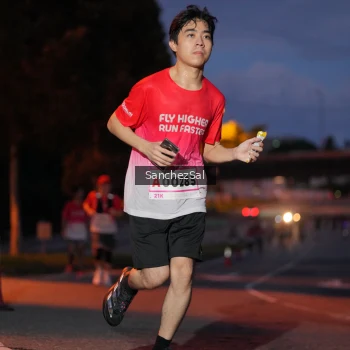 Runner Photo 1813460