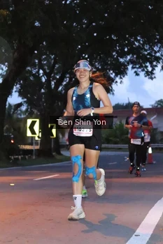 Runner Photo 1813542