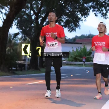 Runner Photo 1814075