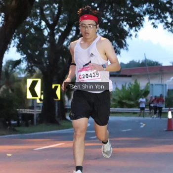 Runner Photo 1814301