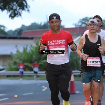 Runner Photo 1814375
