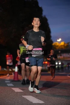Runner Photo 1814392