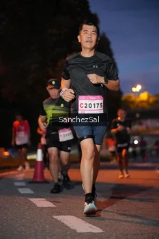 Runner Photo 1814395