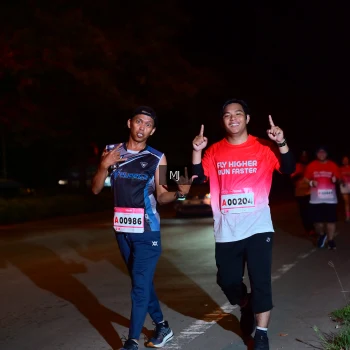 Runner Photo 1814424