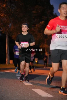 Runner Photo 1814513