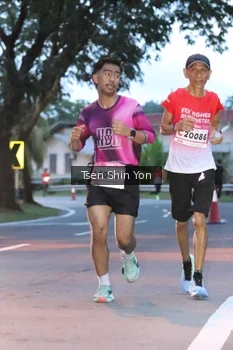 Runner Photo 1814533