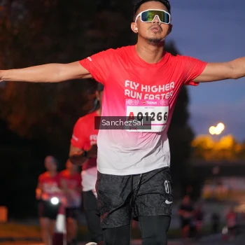 Runner Photo 1814571