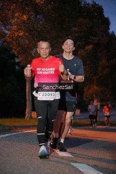 Runner Photo 1814636