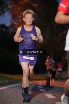 Runner Photo 1814704