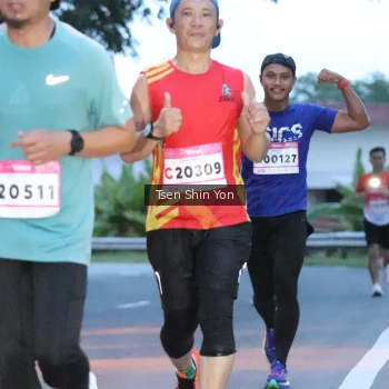 Runner Photo 1814912