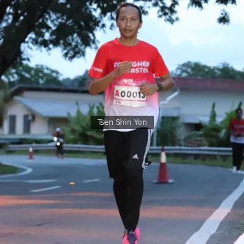 Runner Photo 1814978