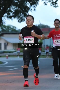 Runner Photo 1815001