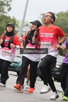 Runner Photo 1815119