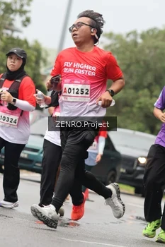 Runner Photo 1815124