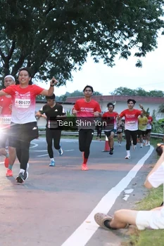 Runner Photo 1815189