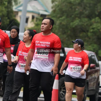 Runner Photo 1815579