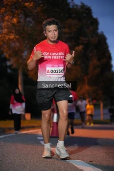 Runner Photo 1815618