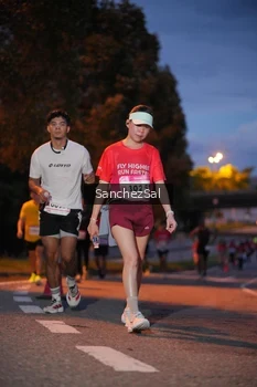 Runner Photo 1815663