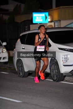 Runner Photo 1815736
