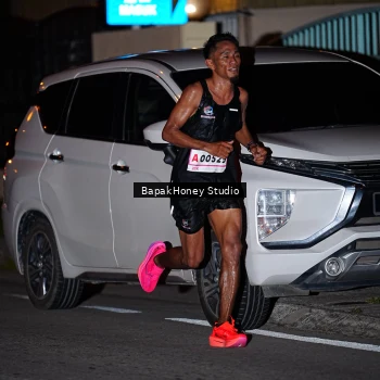 Runner Photo 1815749