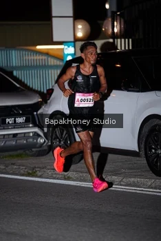 Runner Photo 1815774