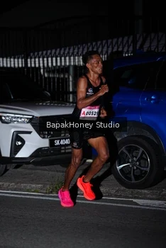 Runner Photo 1815779