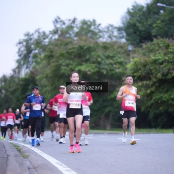 Runner Photo 1815799