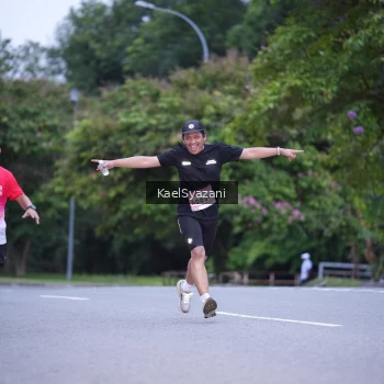 Runner Photo 1815869