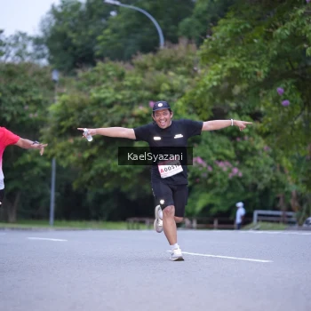 Runner Photo 1815871